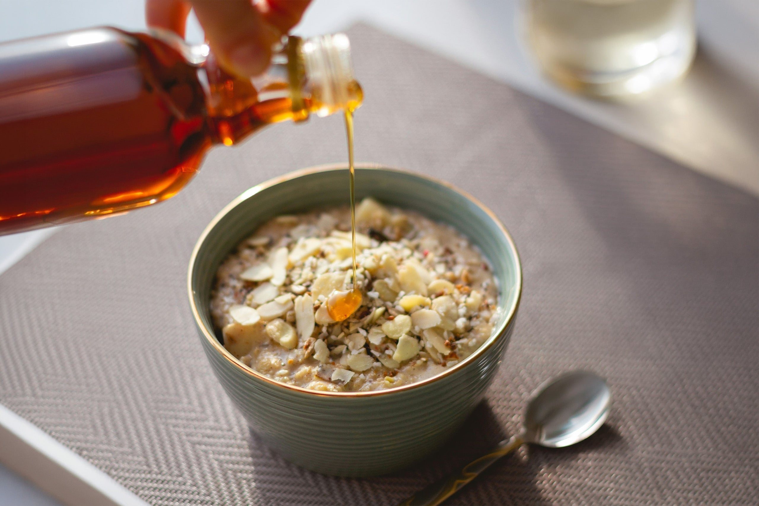 Apple & Cinnamon Oat Bowl with True Biome